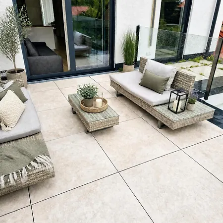 Beautiful New L -15 Min To Center Apartment München